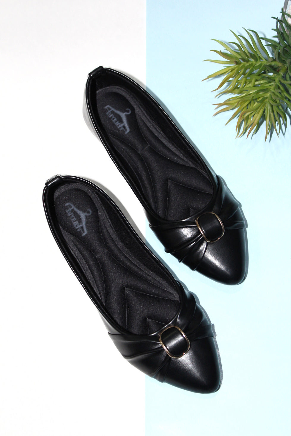 Brauch Black Solid Buckle Ballarines