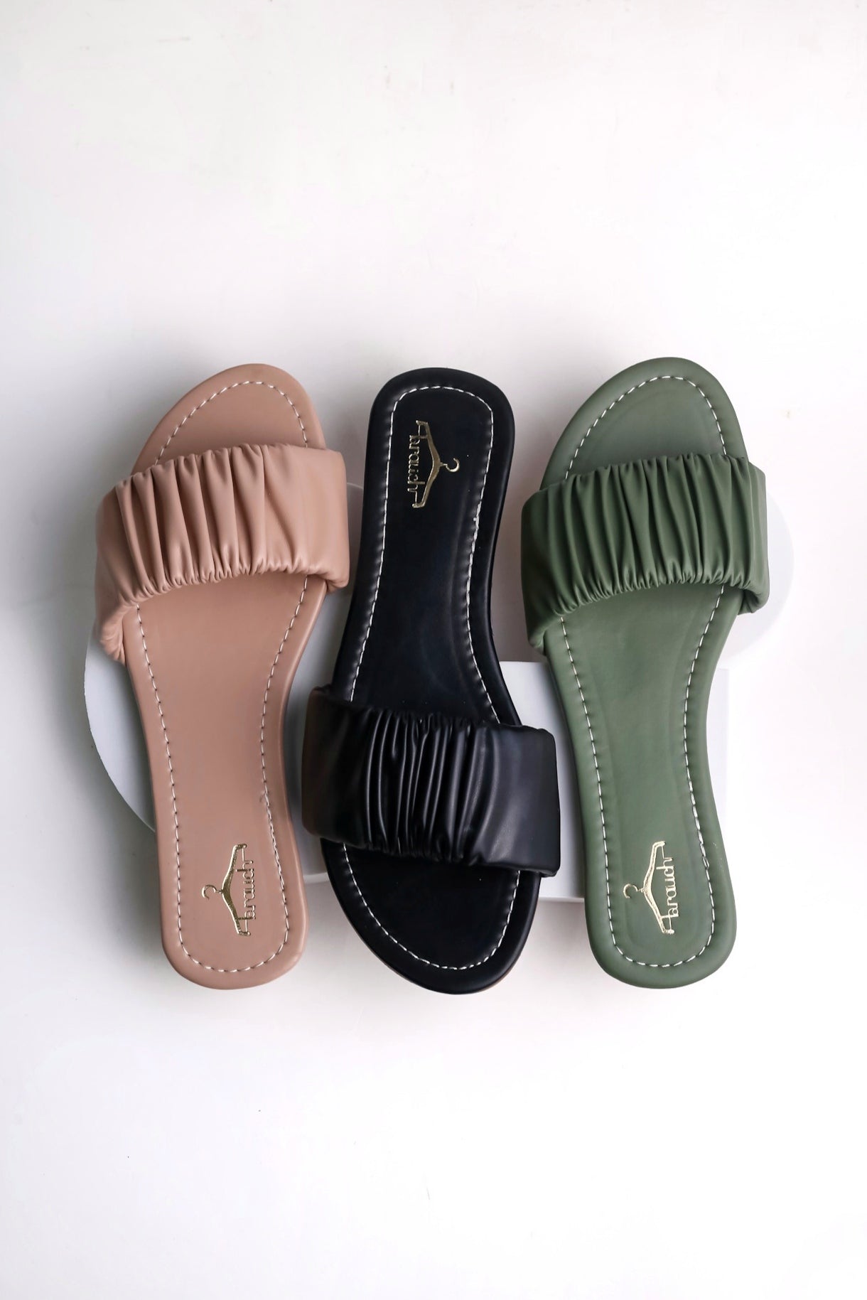 Brauch Women's Black Pleated Flat Sandal