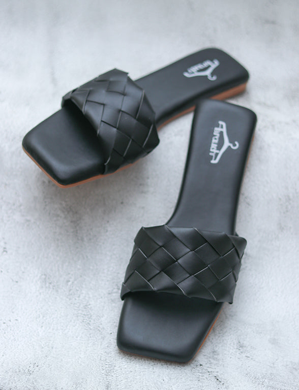 Brauch Black Stylish Strap Square Toe Flats