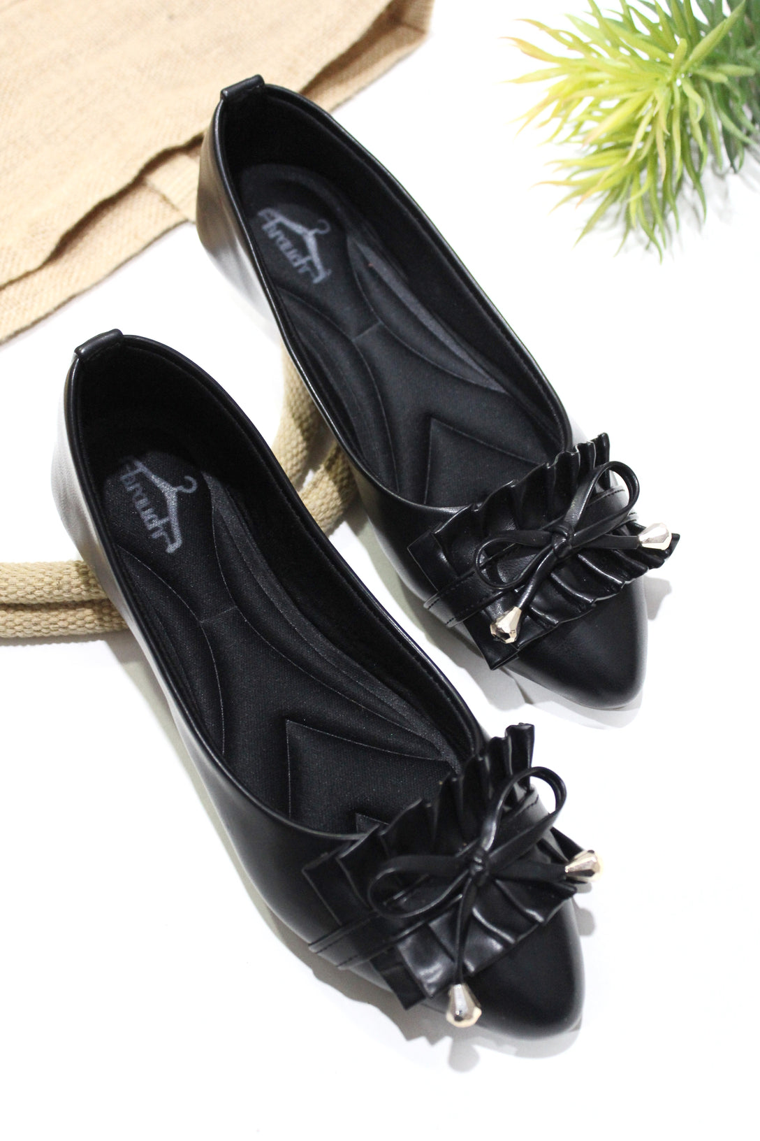Brauch Black Frill Bow Ballarines