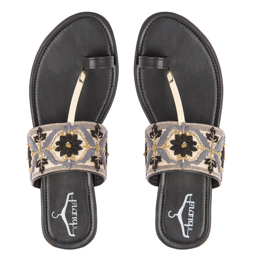 Brauch Women's Black Embroidered Floral Flats